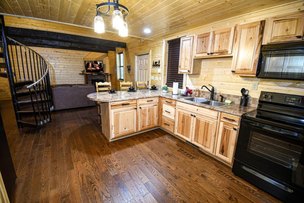 Вілла Gatlinburg - Honeymoon Hideaway Екстер'єр фото